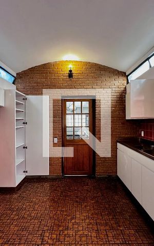 Casa à venda com 246m², 3 quartos e 3 vagas Casa à venda com 246m², 3 quartos e 3 vagasCozinha