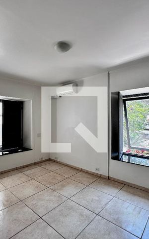 Casa à venda com 246m², 3 quartos e 3 vagas Casa à venda com 246m², 3 quartos e 3 vagasSuíte