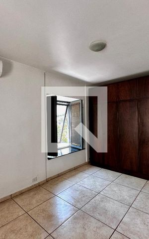 Casa à venda com 246m², 3 quartos e 3 vagas Casa à venda com 246m², 3 quartos e 3 vagasSuíte
