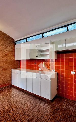 Casa à venda com 246m², 3 quartos e 3 vagas Casa à venda com 246m², 3 quartos e 3 vagasCozinha