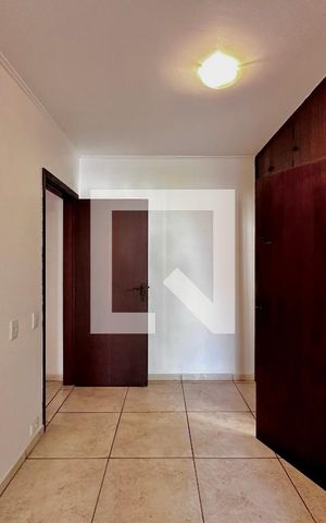 Casa à venda com 246m², 3 quartos e 3 vagas Casa à venda com 246m², 3 quartos e 3 vagasCloset Suíte
