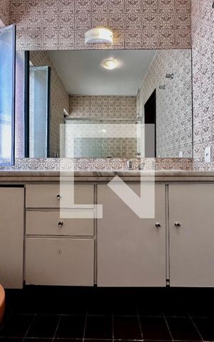 Casa à venda com 246m², 3 quartos e 3 vagas Casa à venda com 246m², 3 quartos e 3 vagasBanheiro Suíte