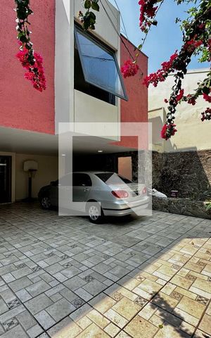 Casa à venda com 246m², 3 quartos e 3 vagas Casa à venda com 246m², 3 quartos e 3 vagasGaragem