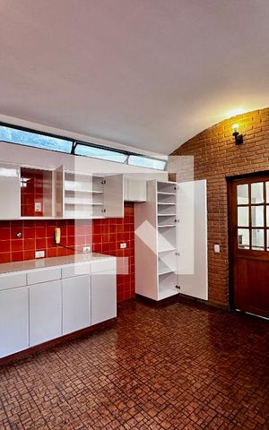 Casa à venda com 246m², 3 quartos e 3 vagas Casa à venda com 246m², 3 quartos e 3 vagasCozinha