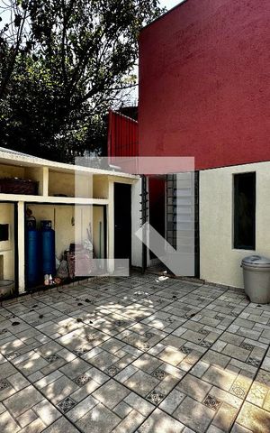 Casa à venda com 246m², 3 quartos e 3 vagas Casa à venda com 246m², 3 quartos e 3 vagasQuintal de Serviço