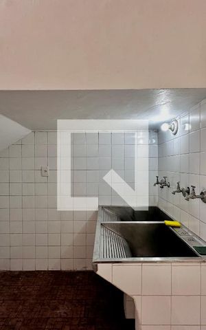Casa à venda com 246m², 3 quartos e 3 vagas Casa à venda com 246m², 3 quartos e 3 vagasÁrea de Serviço