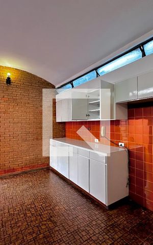 Casa à venda com 246m², 3 quartos e 3 vagas Casa à venda com 246m², 3 quartos e 3 vagasCozinha