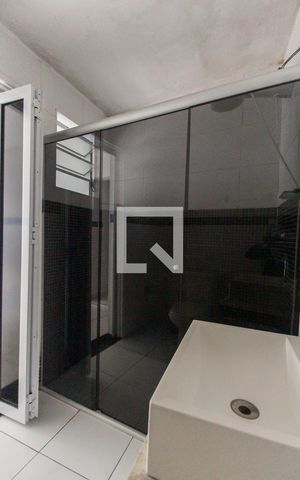 Casa à venda com 250m², 5 quartos e 3 vagasBanheiro Casa 2