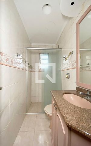 Apartamento para alugar com 60m², 2 quartos e sem vagaBanheiro