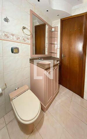 Apartamento para alugar com 60m², 2 quartos e sem vagaBanheiro