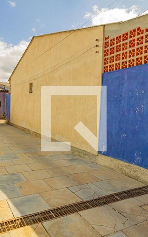 Casa à venda com 65m², 2 quartos e 3 vagas Casa à venda com 65m², 2 quartos e 3 vagasGaragem