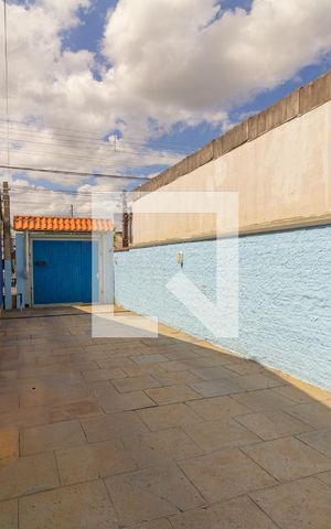 Casa à venda com 65m², 2 quartos e 3 vagas Casa à venda com 65m², 2 quartos e 3 vagasGaragem