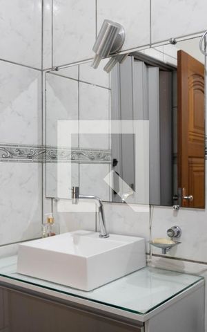 Casa à venda com 333m², 4 quartos e 3 vagas Casa à venda com 333m², 4 quartos e 3 vagasBanheiro