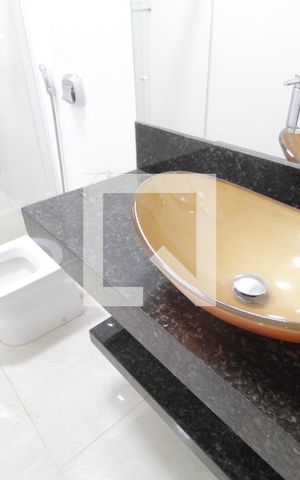 Casa para alugar com 360m², 3 quartos e 3 vagasBanheiro Social