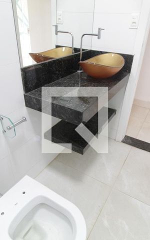 Casa para alugar com 360m², 3 quartos e 3 vagasBanheiro Social