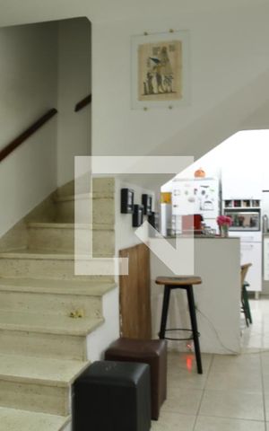 Casa à venda com 128m², 3 quartos e 2 vagasSala
