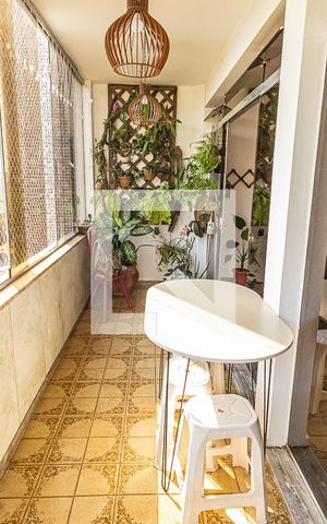 Apartamento à venda com 270m², 4 quartos e 3 vagas Apartamento à venda com 270m², 4 quartos e 3 vagasVaranda