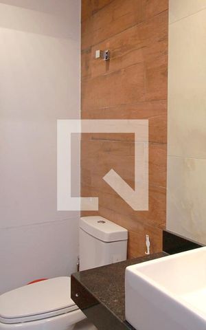 Apartamento à venda com 240m², 3 quartos e 3 vagasBanheiro externo