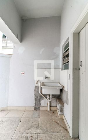 Casa à venda com 120m², 4 quartos e 2 vagas Casa à venda com 120m², 4 quartos e 2 vagasÁrea de Serviço