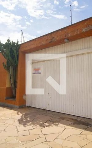 Casa à venda com 400m², 4 quartos e 4 vagasFachada