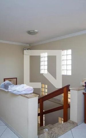 Casa à venda com 400m², 4 quartos e 4 vagasEscada