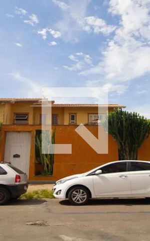 Casa à venda com 400m², 4 quartos e 4 vagasFachada