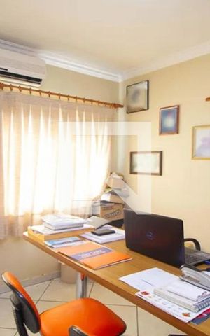 Casa à venda com 400m², 4 quartos e 4 vagasEscritório