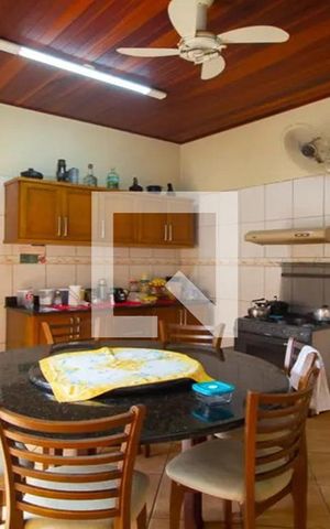Casa à venda com 400m², 4 quartos e 4 vagasCozinha