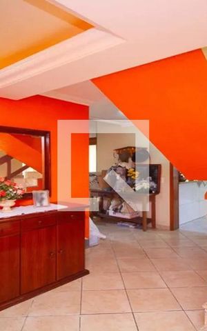 Casa à venda com 400m², 4 quartos e 4 vagasEscada