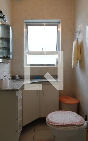Casa à venda com 144m², 3 quartos e 1 vagaBanheiro