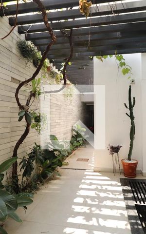 Casa para alugar com 550m², 4 quartos e 2 vagasEntrada