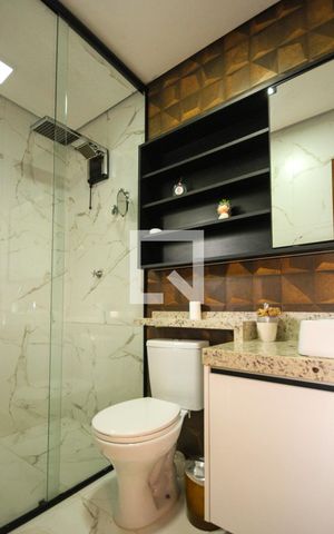 Casa à venda com 180m², 3 quartos e 2 vagas Casa à venda com 180m², 3 quartos e 2 vagasBanheiro da Suite 03