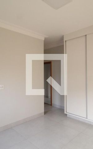 Casa de condomínio para alugar com 232m², 4 quartos e 4 vagasSuíte 3