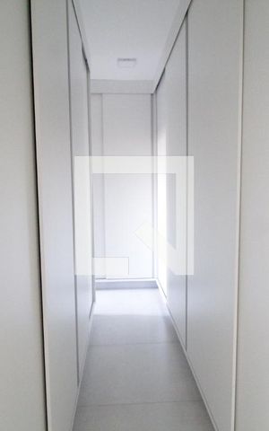 Casa de condomínio para alugar com 232m², 4 quartos e 4 vagasCloset da suíte 4