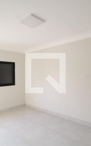 Casa de condomínio para alugar com 232m², 4 quartos e 4 vagasSuite 1