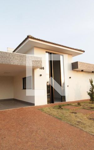 Casa de condomínio para alugar com 232m², 4 quartos e 4 vagasFachada