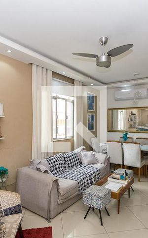 Casa à venda com 155m², 3 quartos e 2 vagas Casa à venda com 155m², 3 quartos e 2 vagasSala