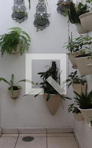 Casa à venda com 93m², 2 quartos e 1 vagaJardim interno