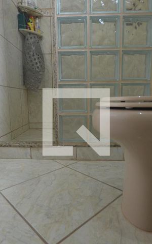 Casa à venda com 240m², 3 quartos e 3 vagasBanheiro Social