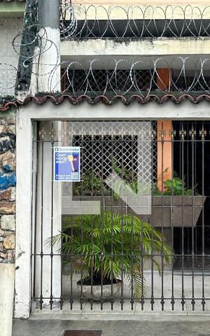 Apartamento para alugar com 70m², 2 quartos e 1 vagaFachada _ plaquinha