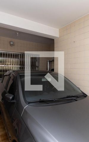 Casa à venda com 400m², 3 quartos e 1 vaga Casa à venda com 400m², 3 quartos e 1 vagaGaragem