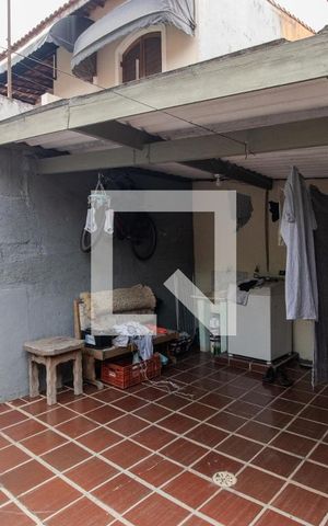 Casa à venda com 400m², 3 quartos e 1 vaga Casa à venda com 400m², 3 quartos e 1 vagaÁrea de Serviço 1