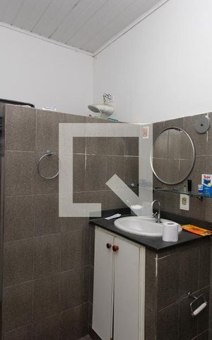Casa à venda com 400m², 3 quartos e 1 vaga Casa à venda com 400m², 3 quartos e 1 vagaBanheiro 1