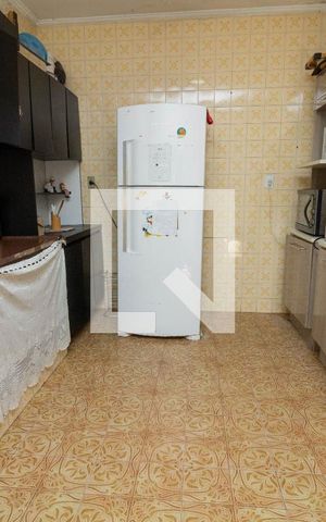 Casa à venda com 197m², 2 quartos e 3 vagas Casa à venda com 197m², 2 quartos e 3 vagasCozinha