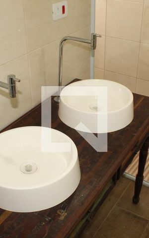 Casa de condomínio para alugar com 160m², 3 quartos e 1 vagaBanheiro da Suíte