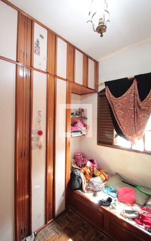 Casa à venda com 370m², 5 quartos e 4 vagasQuarto 2