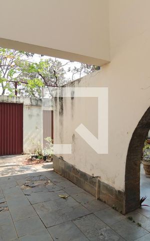 Casa à venda com 370m², 5 quartos e 4 vagasGaragem