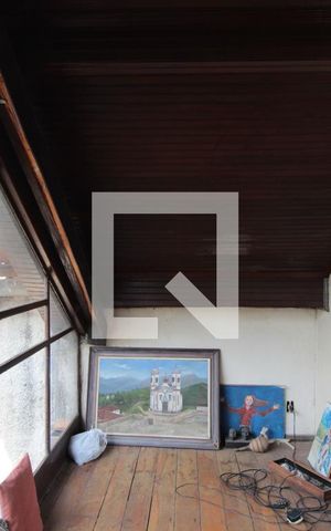Casa à venda com 370m², 5 quartos e 4 vagasEscritório
