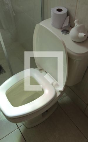Casa à venda com 370m², 5 quartos e 4 vagasBanheiro da Suite 2