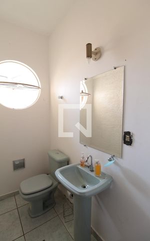 Casa à venda com 370m², 5 quartos e 4 vagasLavabo da Sala de Estar